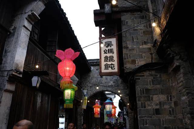 解锁看戏之外的古镇隐藏玩法AG真人地址二刷乌镇戏剧节(图52)