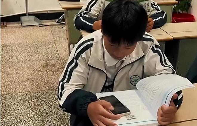 尸体在月亮湖底找到更多细节曝光警方回应AG真人游戏第一品牌男孩失联7天后续(图13)