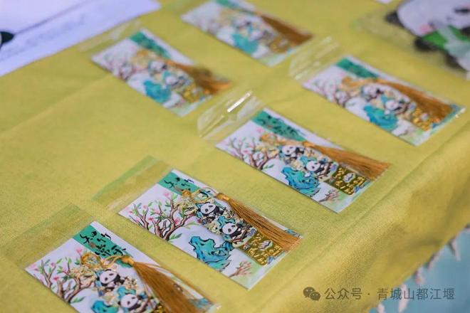 城山都江堰太火爆NPC白娘子被求合影到宕机ag真人平台第一游戏顶流实锤！这个五一青(图26)
